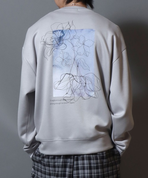 ANPAS(アンパス)の「Flower Graphic Print Long Sleeve Tee / ポンチフラワーグラフィックTシャツ ロンT オーバーサイズ Tスウェット メンズ レディース トップス 秋冬 きれいめ(スウェット・メンズ・ブラック系2/ライトグレー系2/ホワイト系1/ブラック系1/ホワイト系2/ライトグレー系1・L/M)」の6枚目の写真