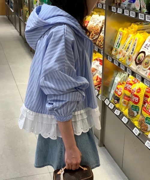 FAVORITO(ファヴォリート)の「フード付き長袖シャツ(シャツ/ブラウス・レディース・ブルー/ホワイト・F)」の11枚目の写真