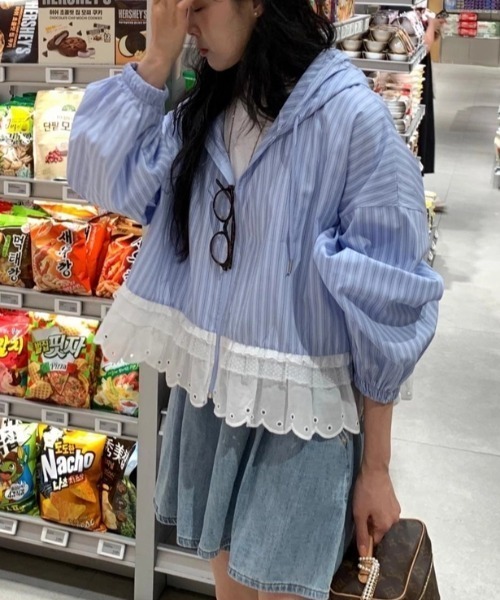 FAVORITO(ファヴォリート)の「フード付き長袖シャツ(シャツ/ブラウス・レディース・ブルー/ホワイト・F)」の19枚目の写真