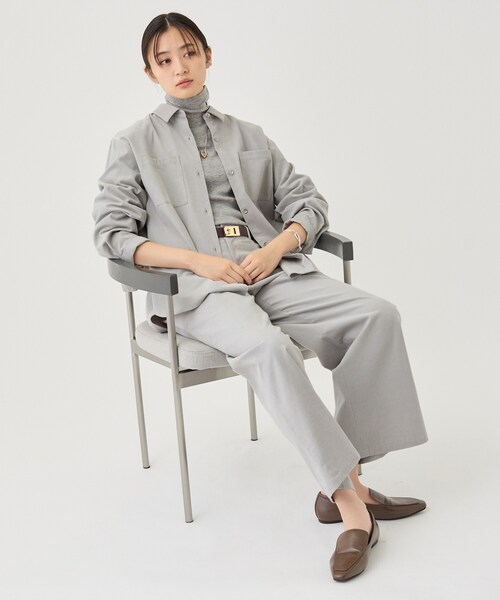 INDIVI(インディヴィ)の「【大人コーデュロイ/SETUP可】ソフトセミワイドパンツ(その他パンツ・レディース・ライトグレー/ブルー/ブラウン系その他・40/38/36/15 /13/19/05)」の8枚目の写真
