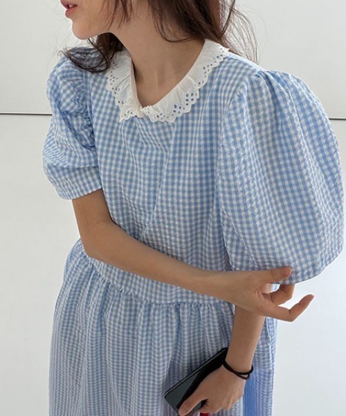 FLINEA(フリネア)の「レーストリムチェック柄パフスリーブワンピース(ワンピース・レディース・ブルー・FREE)」の18枚目の写真