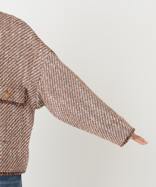 journal standard L'essage(ジャーナルスタンダードレサージュ)の「【一部店舗&WEB限定】GIOLICAツイードドルマンスリーブジャケット(キャメル)(ノーカラージャケット・レディース・キャメル・FREE)」の13枚目の写真