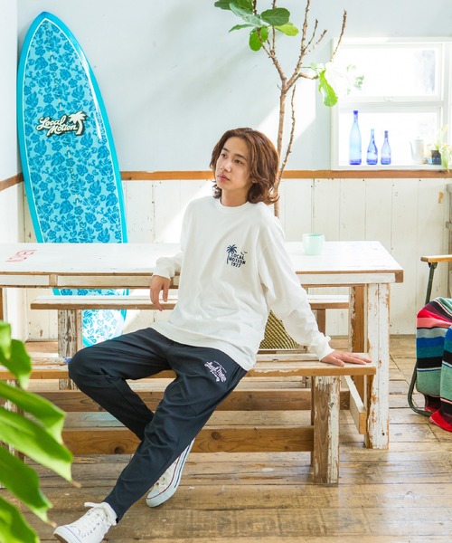 LOCALMOTION HAWAII(ローカルモーション ハワイ)の「ハワイ&リゾートチェーン刺繍ロングTシャツ(Tシャツ/カットソー・メンズ・ホワイト/グリーン・SMALL/X-LARGE/LARGE/MEDIUM)」の4枚目の写真