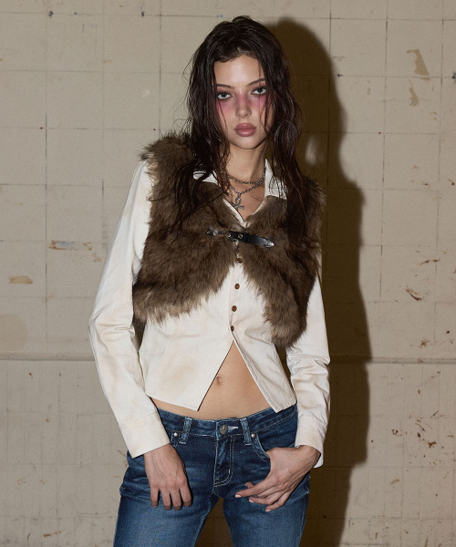 NO EXTRA TOUCH(ノー・エクストラ・タッチ)の「Belted Fur Vest (Brown) / 26FWKV001BR(ベスト・レディース・ブラウン・SMALL/MEDIUM)」の1枚目の写真