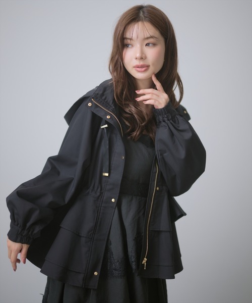 AND COUTURE(アンドクチュール)の「ウエストドロストペプラムマウンテンパーカー(マウンテンパーカー・レディース・モカ/ブラック/ベージュ・FREE)」の18枚目の写真