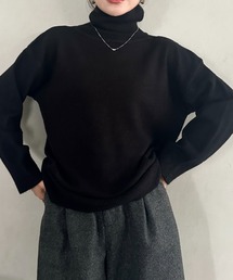 ゆったりシルエットタートルネックニット