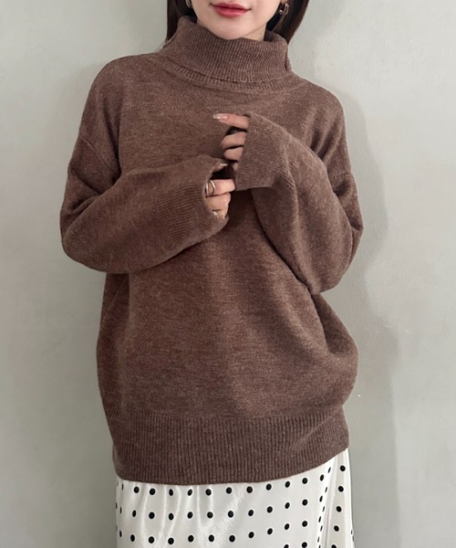 MYMOOD.(マイムード)の「ゆったりシルエットタートルネックニット(ニット/セーター・レディース・チャコールグレー/ブラック/モカ/レッド/アイボリー・FREE)」の4枚目の写真