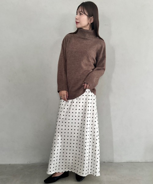 MYMOOD.(マイムード)の「ゆったりシルエットタートルネックニット(ニット/セーター・レディース・チャコールグレー/ブラック/モカ/レッド/アイボリー・FREE)」の17枚目の写真