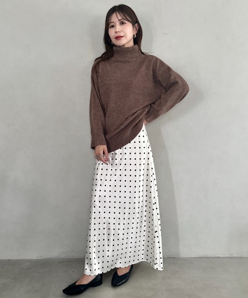 MYMOOD.(マイムード)の「ゆったりシルエットタートルネックニット(ニット/セーター・レディース・チャコールグレー/ブラック/モカ/レッド/アイボリー・FREE)」の18枚目の写真