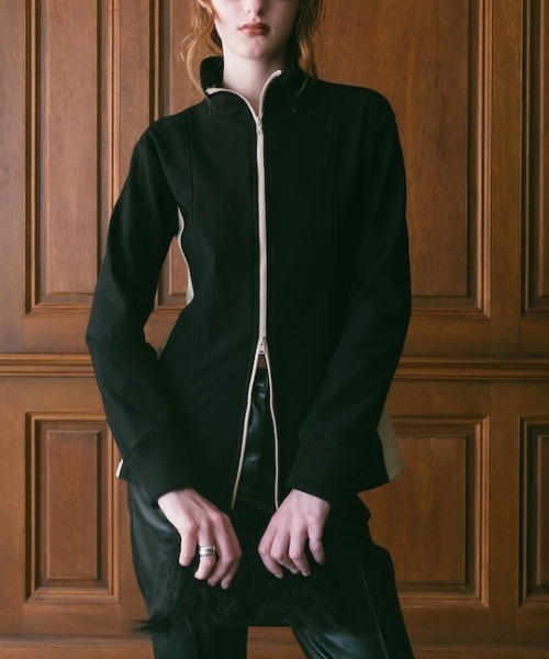 ILANIS(イラニス)の「360° Stretch Hug Jacket(ジャージ・レディース・ブラック/ネイビー/ベージュ・FREE)」の1枚目の写真
