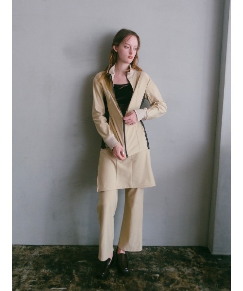 ILANIS(イラニス)の「360° Stretch Hug Jacket(ジャージ・レディース・ブラック/ネイビー/ベージュ・FREE)」の22枚目の写真