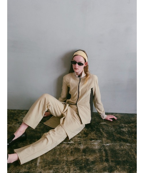 ILANIS(イラニス)の「360° Stretch Hug Jacket(ジャージ・レディース・ブラック/ネイビー/ベージュ・FREE)」の19枚目の写真