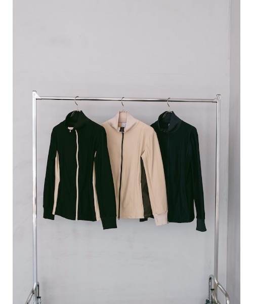 ILANIS(イラニス)の「360° Stretch Hug Jacket(ジャージ・レディース・ブラック/ネイビー/ベージュ・FREE)」の7枚目の写真