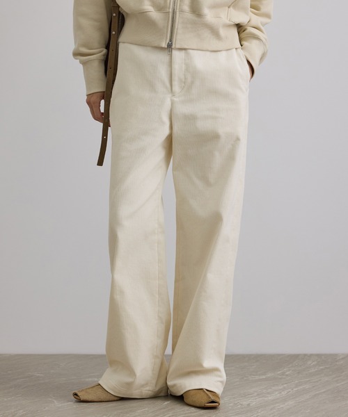SALON adam et rope'(サロン アダム エ ロペ)の「9W(ウェル)コーデュロイストレートパンツ(その他パンツ・レディース・オリーブ/オフホワイト・S/M)」の4枚目の写真