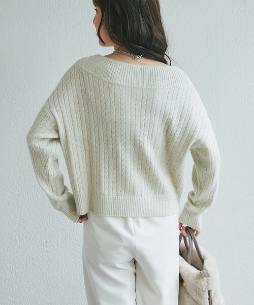 La boutique BonBon(ラブティックボンボン)の「スパンコールラメケーブルVネックニット(ニット/セーター・レディース・ピンク/ライトグレー/オフホワイト・FREE)」の6枚目の写真