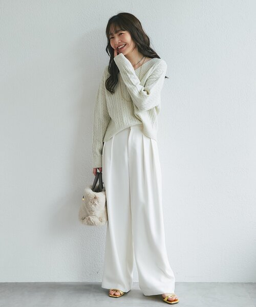 La boutique BonBon(ラブティックボンボン)の「スパンコールラメケーブルVネックニット(ニット/セーター・レディース・ピンク/ライトグレー/オフホワイト・FREE)」の13枚目の写真