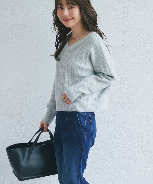 La boutique BonBon(ラブティックボンボン)の「スパンコールラメケーブルVネックニット(ニット/セーター・レディース・ピンク/ライトグレー/オフホワイト・FREE)」の18枚目の写真