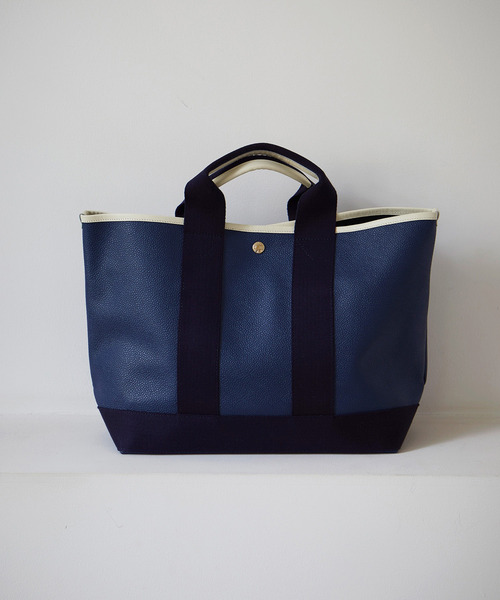 TREASURE TOPKAPI（トレジャートプカピ）の「【Breath TOPKAPI /ブレス トプカピ】【A4対応】【撥水】スコッチグレイン ネオレザー A4トートバッグ VERY掲載（トートバッグ・レディース・クリーム/ブラック/グレイッシュベージュ/ライトグレー/ライトピンク/ネイビー/ワインレッド/ライトベージュ/ブルー/ブラウン/イエロー系/ベージュ系/ベージュ/ダークネイビー/カーキブラウン/グリーン系その他/キャメル/ピンク系その他/ラベンダー/サンドグレー・FREE）」の19枚目の写真