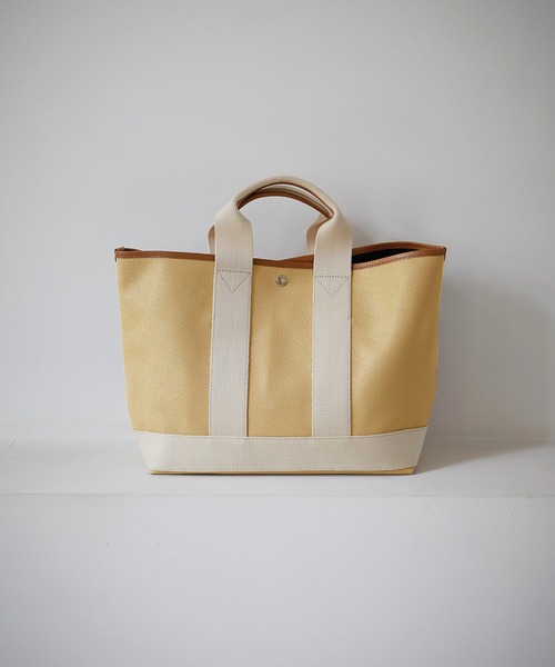 TREASURE TOPKAPI（トレジャートプカピ）の「【Breath TOPKAPI /ブレス トプカピ】【A4対応】【撥水】スコッチグレイン ネオレザー A4トートバッグ VERY掲載（トートバッグ・レディース・クリーム/ブラック/グレイッシュベージュ/ライトグレー/ライトピンク/ネイビー/ワインレッド/ライトベージュ/ブルー/ブラウン/イエロー系/ベージュ系/ベージュ/ダークネイビー/カーキブラウン/グリーン系その他/キャメル/ピンク系その他/ラベンダー/サンドグレー・FREE）」の17枚目の写真