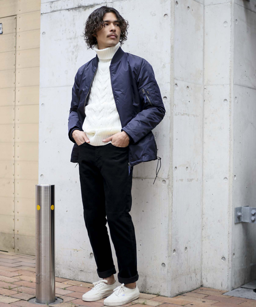 Denime(ドゥニーム)の「ケーブル編みタートルネックニット(ニット/セーター・メンズ・グレー/カーキ/ホワイト/ネイビー・MEDIUM/SMALL/LARGE/X-LARGE)」の15枚目の写真