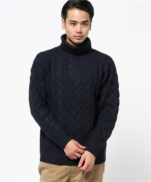 Denime(ドゥニーム)の「ケーブル編みタートルネックニット(ニット/セーター・メンズ・グレー/カーキ/ホワイト/ネイビー・MEDIUM/SMALL/LARGE/X-LARGE)」の1枚目の写真