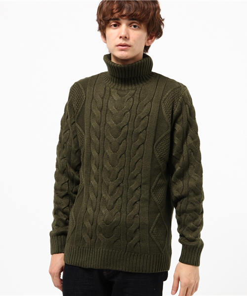 Denime(ドゥニーム)の「ケーブル編みタートルネックニット(ニット/セーター・メンズ・グレー/カーキ/ホワイト/ネイビー・MEDIUM/SMALL/LARGE/X-LARGE)」の4枚目の写真