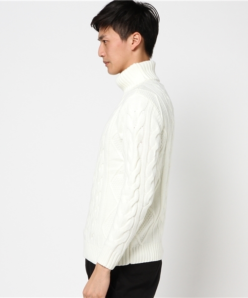 Denime(ドゥニーム)の「ケーブル編みタートルネックニット(ニット/セーター・メンズ・グレー/カーキ/ホワイト/ネイビー・MEDIUM/SMALL/LARGE/X-LARGE)」の5枚目の写真