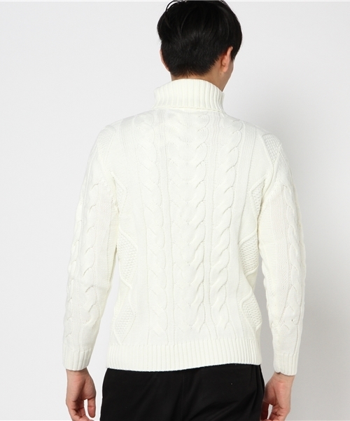 Denime(ドゥニーム)の「ケーブル編みタートルネックニット(ニット/セーター・メンズ・グレー/カーキ/ホワイト/ネイビー・MEDIUM/SMALL/LARGE/X-LARGE)」の6枚目の写真