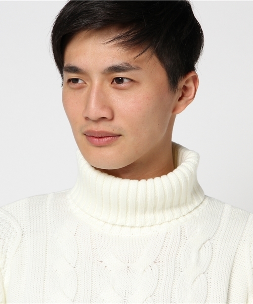 Denime(ドゥニーム)の「ケーブル編みタートルネックニット(ニット/セーター・メンズ・グレー/カーキ/ホワイト/ネイビー・MEDIUM/SMALL/LARGE/X-LARGE)」の7枚目の写真