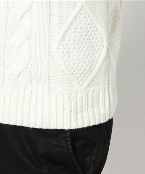 Denime(ドゥニーム)の「ケーブル編みタートルネックニット(ニット/セーター・メンズ・グレー/カーキ/ホワイト/ネイビー・MEDIUM/SMALL/LARGE/X-LARGE)」の9枚目の写真