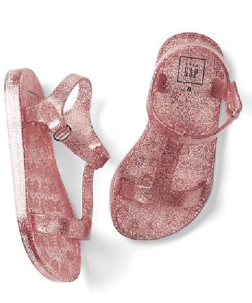 GAP(ギャップ)の「グリッターT字ストラップサンダル(サンダル・キッズ・シルバー/ピンクゴールド・14cm/16cm/13.5cm/12.5cm/15cm/16.5cm)」の1枚目の写真