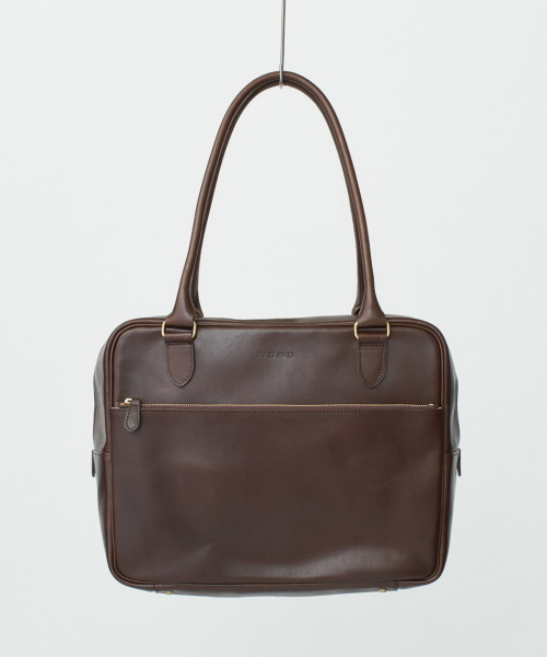 BRITANNIA LEATHER（ブリタニアレザー）の「【栃木レザー】LEATHER BOSTON BAG（ボストンバッグ・メンズ・ブラック/ダークブラウン/ネイビー/レッド/オリーブ/キャメル・FREE）」の3枚目の写真