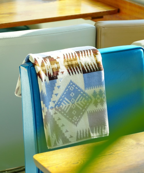 PENDLETON（ペンドルトン）の「PENDLETON/ペンドルトン Iconic Hand XB219/アイコニックジャガードタオルハンド（タオル・レディース・ブラック系その他/グレー系その他/ブルー系その他/レッド系その他/ホワイト系その他/ターコイズブルー/グレー/ホワイト/ベージュ系その他/タン・FREE）」の3枚目の写真