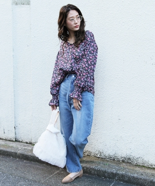 PAGEBOY（ページボーイ）の「花柄Vネック2WAYブラウス（シャツ/ブラウス・レディース・ホワイト系その他/ブラック系その他/ブルー系その他・FREE）」の12枚目の写真