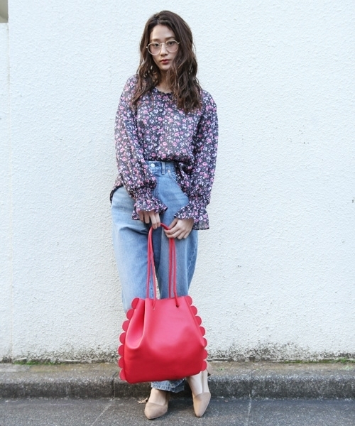 PAGEBOY（ページボーイ）の「花柄Vネック2WAYブラウス（シャツ/ブラウス・レディース・ホワイト系その他/ブラック系その他/ブルー系その他・FREE）」の13枚目の写真