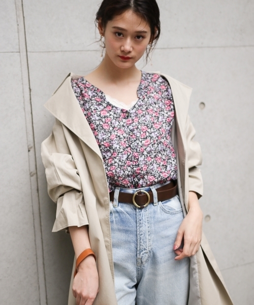 PAGEBOY（ページボーイ）の「花柄Vネック2WAYブラウス（シャツ/ブラウス・レディース・ホワイト系その他/ブラック系その他/ブルー系その他・FREE）」の18枚目の写真