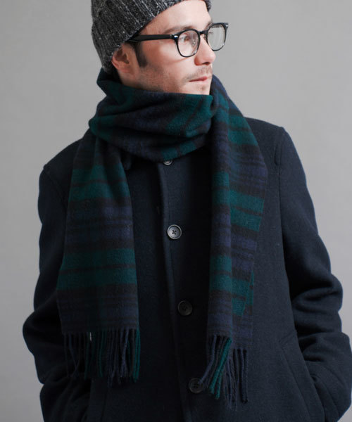 green label relaxing（グリーンレーベルリラクシング）の「[ブラッケンデール] The Brackendale チェック　マフラー ◆（マフラー・メンズ・ダークグレー/ブラウン/レッド/オレンジ/ライトブルー/ネイビー・フリー）」の4枚目の写真