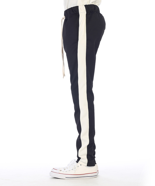 EPTM(エピトミ)の「ラインジャージパンツ/トラックパンツ(その他パンツ・メンズ・ネイビー/ブラック×ホワイト/グリーン系その他/ブルー系その他/ピンク系その他/シルバー系その他/ブラック×パープル/ブラック×ライム/ブラック×イエロー/グレー×ホワイト/ブラウン/E/ライトベージュ/F・S/M/L/XL)」の2枚目の写真