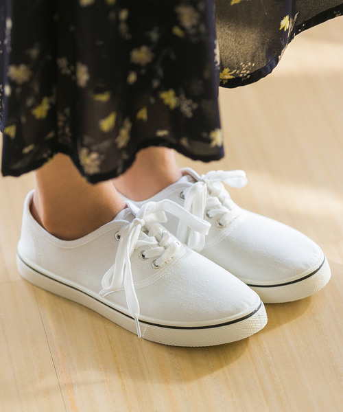 menue（メヌエ）の「シンプル デッキシューズ ローカット スニーカー（スニーカー・レディース・ブラック/ネイビー/グレー/ブルー/アイボリー/ブラック系その他・LL/3L/S/M/L/SS）」の2枚目の写真