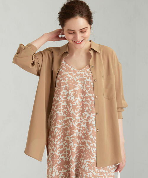 green label relaxing（グリーンレーベルリラクシング）の「FM シルキーデシン シャツ（シャツ/ブラウス・レディース・ダークグリーン/ベージュ/ネイビー・FREE）」の2枚目の写真