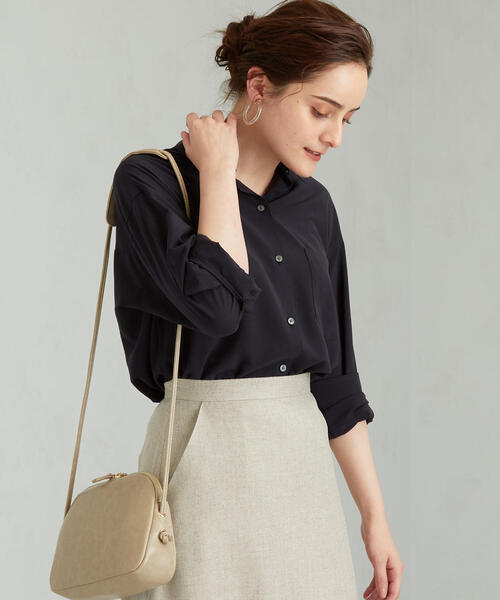 green label relaxing（グリーンレーベルリラクシング）の「FM シルキーデシン シャツ（シャツ/ブラウス・レディース・ダークグリーン/ベージュ/ネイビー・FREE）」の13枚目の写真