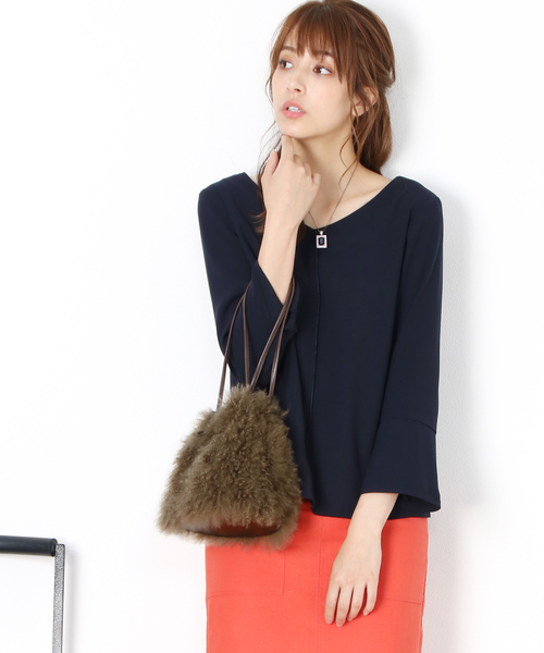 sankyo shokai（サンキョウショウカイ）の「カシミヤファー巾着バッグ（ハンドバッグ・レディース・ピンク/モカ/グレー/ブラック・FREE）」の3枚目の写真