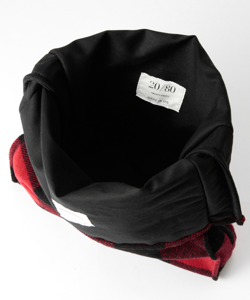 Ray BEAMS（レイビームス）の「20/80 / チェック スモール クラッチバッグ（クラッチバッグ・レディース・ホワイト/レッド・ONE SIZE）」の5枚目の写真