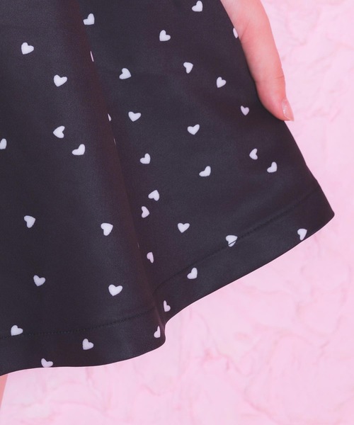 ROJITA（ロジータ）の「スクエアー切替ハートプリントSK（スカート・レディース・ブラック/ピンク・FREE）」の8枚目の写真