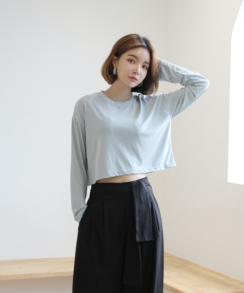 by muni:r（バイ ムニール）の「シンプル　クロップド　ロングTシャツ（Tシャツ/カットソー・レディース・アイボリー/ブラック/カーキ/ブルー・FREE）」の18枚目の写真