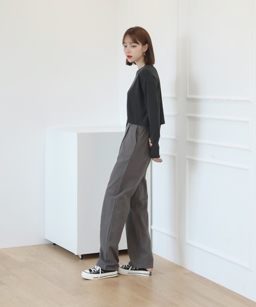 by muni:r（バイ ムニール）の「シンプル　クロップド　ロングTシャツ（Tシャツ/カットソー・レディース・アイボリー/ブラック/カーキ/ブルー・FREE）」の9枚目の写真