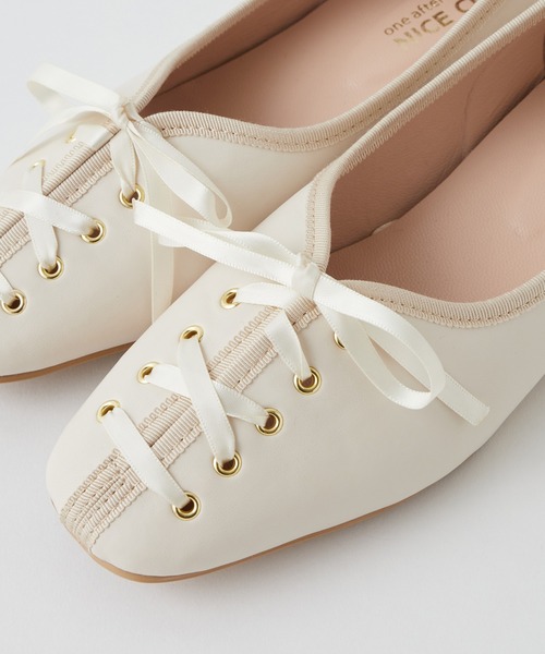 one after another NICE CLAUP(ワンアフターアナザーナイスクラップ)の「レースアップリボンパンプス(パンプス・レディース・アイボリー/ブラック/ピンクベージュ・SMALL/MEDIUM/LARGE)」の6枚目の写真