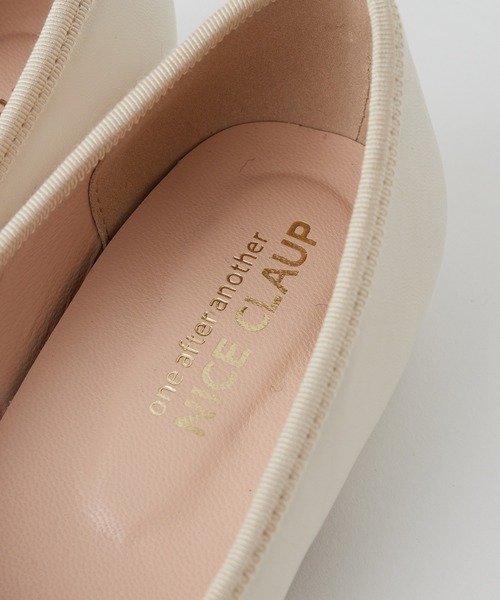 one after another NICE CLAUP(ワンアフターアナザーナイスクラップ)の「レースアップリボンパンプス(パンプス・レディース・アイボリー/ブラック/ピンクベージュ・SMALL/MEDIUM/LARGE)」の4枚目の写真