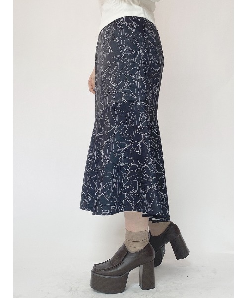 one way（ワンウェイ）の「【oneway】ラインフラワーマーメイドスカート（スカート・レディース・ホワイト/ブラック・FREE）」の6枚目の写真