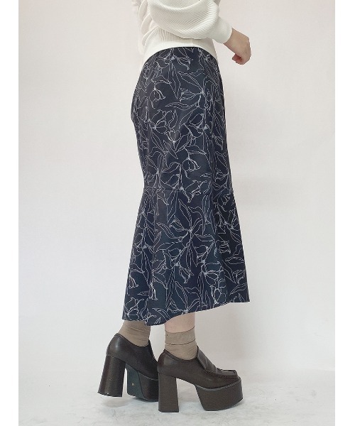 one way（ワンウェイ）の「【oneway】ラインフラワーマーメイドスカート（スカート・レディース・ホワイト/ブラック・FREE）」の4枚目の写真